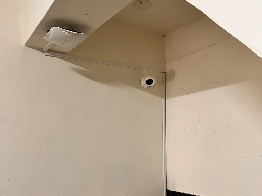 門口監視器與 WiFi 佈建現場